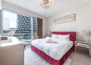 House - Stayshort - 2 Bed in Downtown Sleeps 4 With Balcony (Dubai)