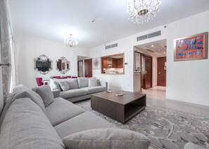 House - Stayshort - 2 Bed in Downtown Sleeps 4 With Balcony (Dubai)