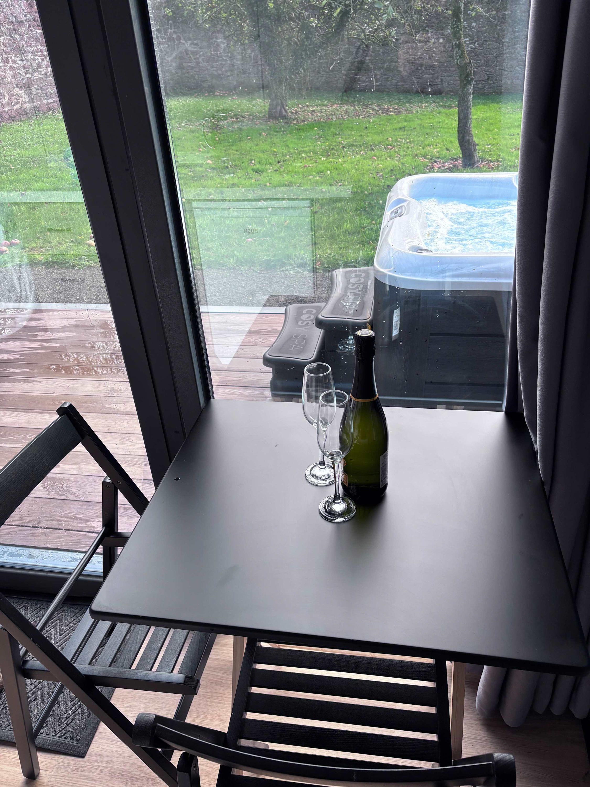 開放式客房 | 1 間臥室、網路服務