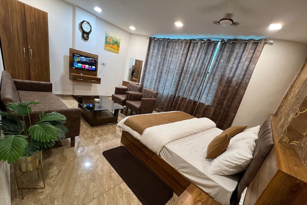 Standard Studio, City View