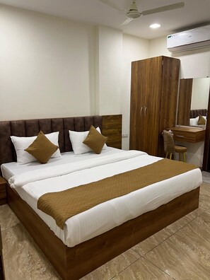 Standard Studio, City View | In-room safe, blackout drapes, soundproofing, bed sheets - Hotel Central Point  (Indore)