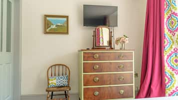 8 kamar tidur dan didekorasi berbeda-beda