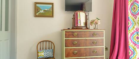 8 chambres, décoration personnalisée, ameublement personnalisé