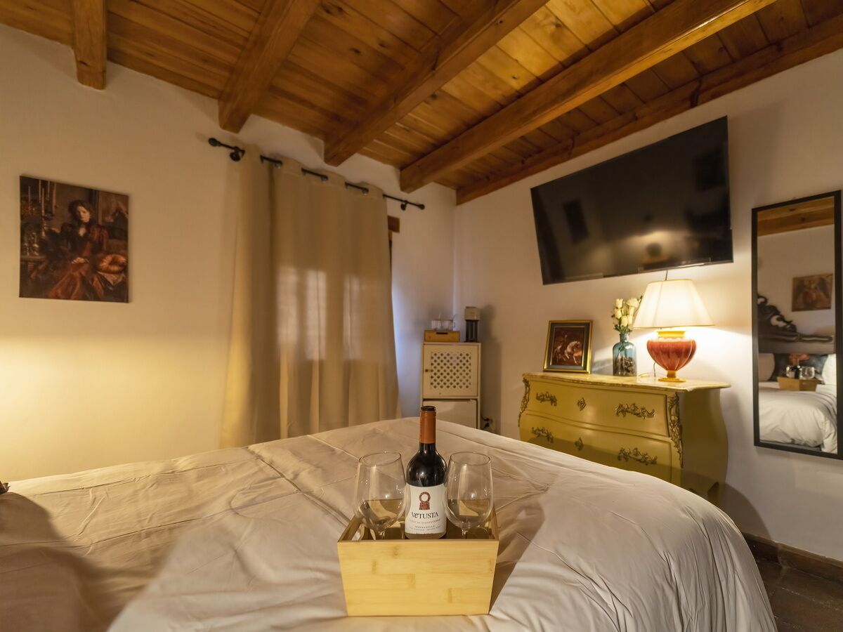 Basic Studio Suite | Free WiFi, bed sheets