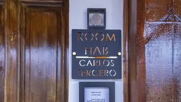 Wi-Fi gratuit, draps fournis