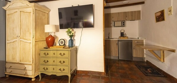 Habitación básica con 2 camas individuales | Wifi gratis 