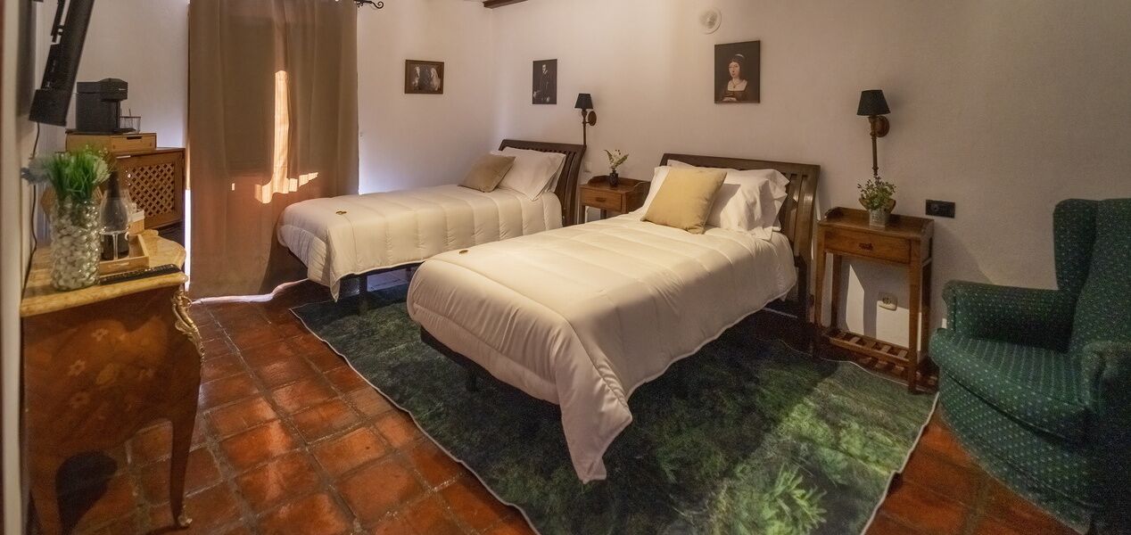 Basic Twin Room | Free WiFi, bed sheets