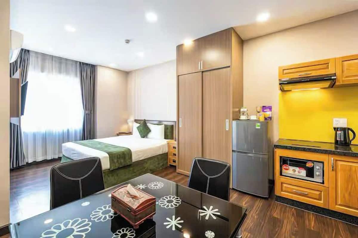 Grand-Suite, 1 Schlafzimmer, Zutritt zur Club Lounge, Stadtblick | Bettwäsche aus ägyptischer Baumwolle, hochwertige Bettwaren
