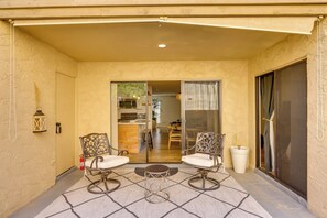 Apartment (2 Bedrooms) | Interior - Walk to Canal Trail! Condo w/ Pool in Scottsdale (Scottsdale)