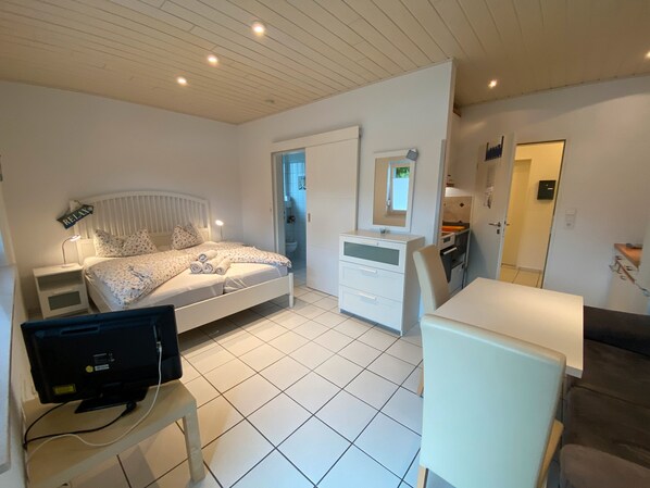 Room - Apartment, 20 sqm, living/sleeping area with kitchenette, private terrace, max. 2 guests (Wangerland)