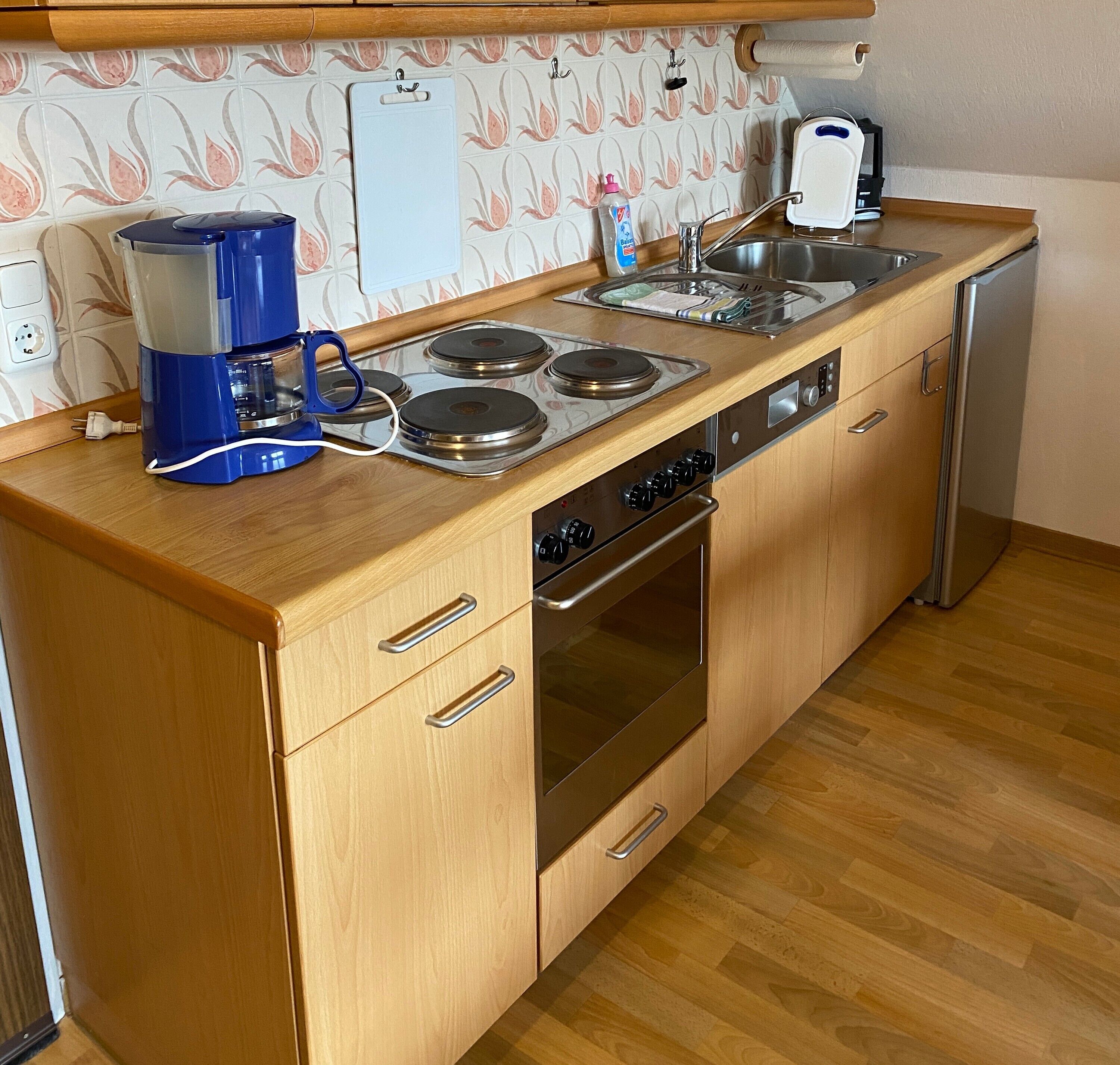 Kühlschrank, Ofen, Herdplatte, Geschirrspüler