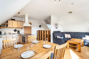 Interior - Holiday Apartment, 55 sqm, Up to 4 Guests (Wangerland)