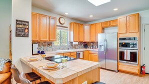 House (2 Bedrooms) | Interior - Mtn-view Tucson Home Near Hiking & Biking (Tucson)