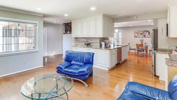 House (3 Bedrooms) | Front of property