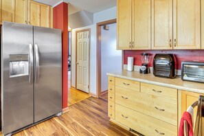 Interior - Near Beaches, Base & Bay! Hampton Home w/ Backyard (Hampton)