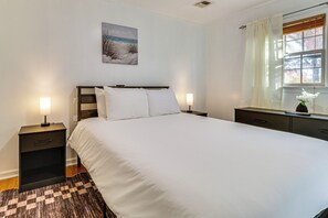 Interior - Near Beaches, Base & Bay! Hampton Home w/ Backyard (Hampton)