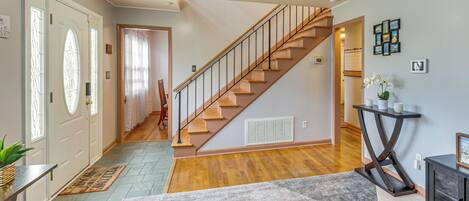 House (4 Bedrooms) | Interior