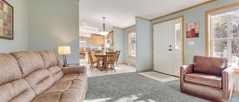 House (3 Bedrooms) | Interior