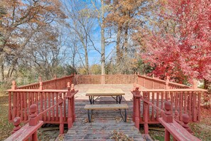 House (3 Bedrooms) | Interior - 8 Mi to Dtwn Rochester: Peaceful Home w/ Deck! (Rochester)