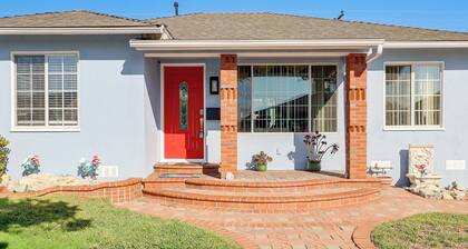 Stylish Home Near Sofi Stadium, LAX & Long Beach