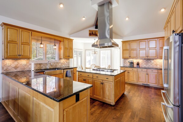 House (4 Bedrooms) | Interior - Families Welcome! 4,600-sq-ft Lake Hickory Retreat (Hickory)