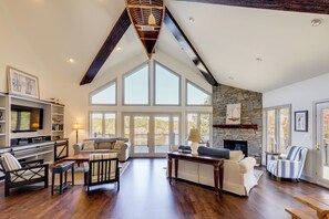 House (4 Bedrooms) | Interior - Families Welcome! 4,600-sq-ft Lake Hickory Retreat (Hickory)