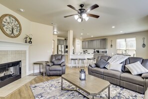 House (4 Bedrooms) | Front of property