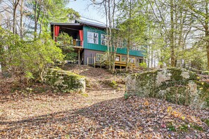Interior - Hike & Relax Fireside: Peaceful Gem in Soddy-daisy (Soddy-Daisy)