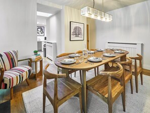 Dining - 4 bedroom accommodation in Windermere (Windermere)