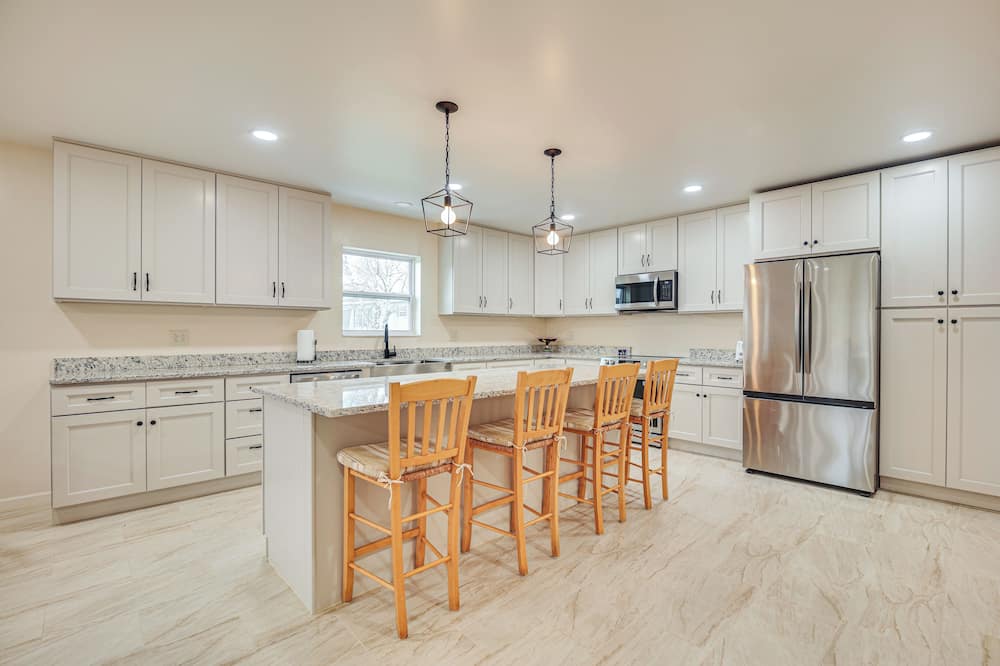 Ski, Fish & Unwind: Peaceful Lake Champlain Home! - Chazy Landing, NY