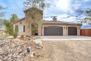 House (3 Bedrooms) | Interior - Beautiful Views of Stars & Mtns! Littlefield Home (Littlefield)