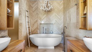 Shower, bidet, towels - Yuruga, Exeter, Southern Highlands (Exeter)