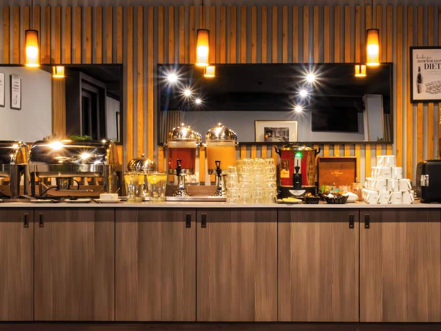 Daily buffet breakfast (PLN 49 per person)