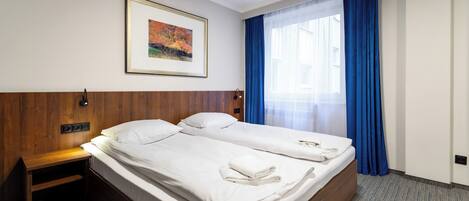 Comfort Studio Suite | Desk, laptop workspace, blackout drapes, iron/ironing board