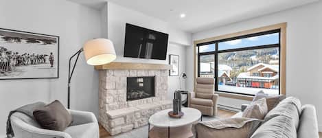 Televisión, chimenea