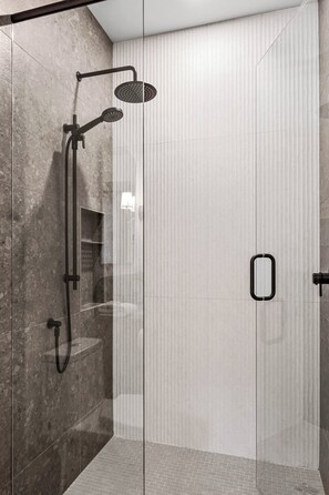 Shower, hair dryer, towels - Switchback Creek Townhouse 15 (Sun Peaks)