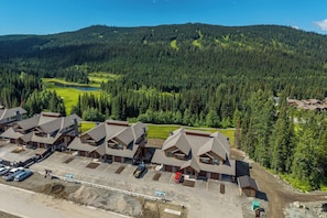 Exterior - Switchback Creek Condo 16 (Sun Peaks)