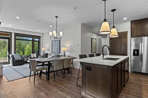 Interior - Switchback Creek Condo 17 (Sun Peaks)