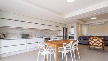 Basic Apartment | Interior