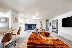 TV, fireplace - Cozy 3BR Home with Mtn Views & Pool, Near Trails (Tucson)