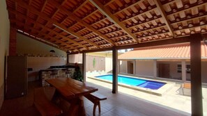 Outdoor dining - Vacation home in Pirenópolis (Pirenópolis)