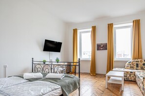 2 bedrooms, iron/ironing board, WiFi, bed sheets - Superb 2BR Apt. Very Spacious @the Millenium Tower (Vienna)