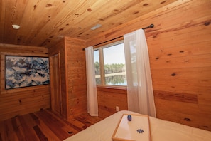 5 bedrooms, iron/ironing board, WiFi, bed sheets - Private Lakeside Cabin - Minutes from Pinehurst Village & Golf (Aberdeen)