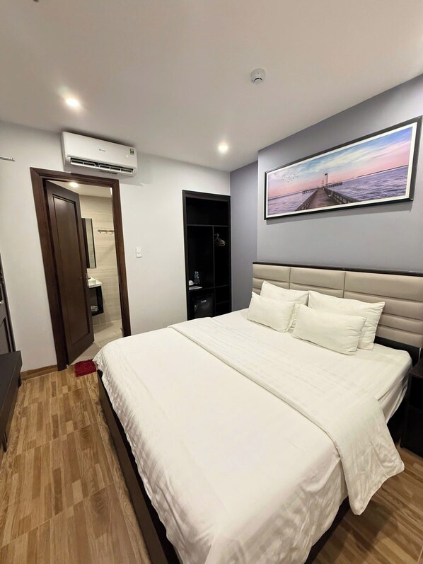 Superior Double Room | Minibar, desk, laptop workspace, soundproofing - Novelty Hotel (Vũng Tàu)