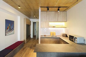 Fridge, microwave, stovetop, cookware/dishes/utensils - New Gudauri Cozy Studio By Wehost (Gudauri)