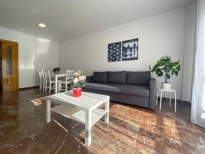 Flat-screen TV - Apartamentos el Pilar Suites 3000 (Zaragoza)