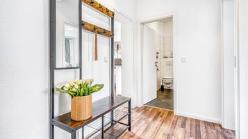 Doccia, set di cortesia gratuito, asciugacapelli, asciugamani