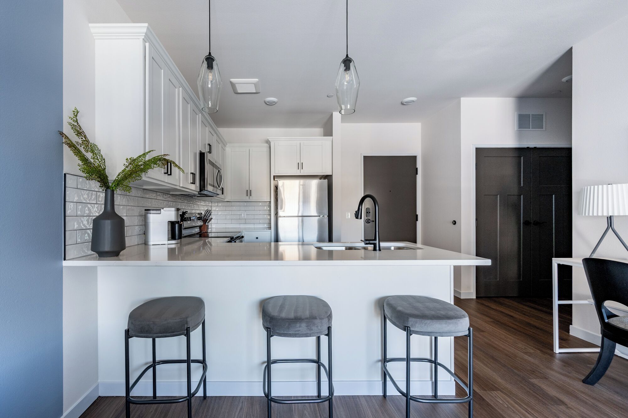 Apartment (1 Bedroom) | Private kitchen | Fridge, microwave, oven, stovetop