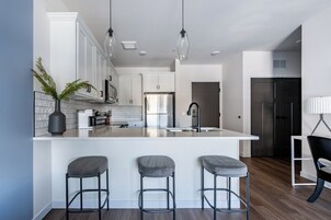 Apartment (1 Bedroom) | Private kitchen | Fridge, coffee/tea maker