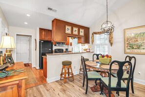 Dining - PP 60-3 2 Bedroom condo located on Pawleys Plantation golf course (Pawleys Island)